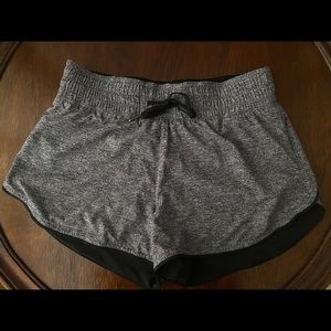 Lululemon Choose a Side short